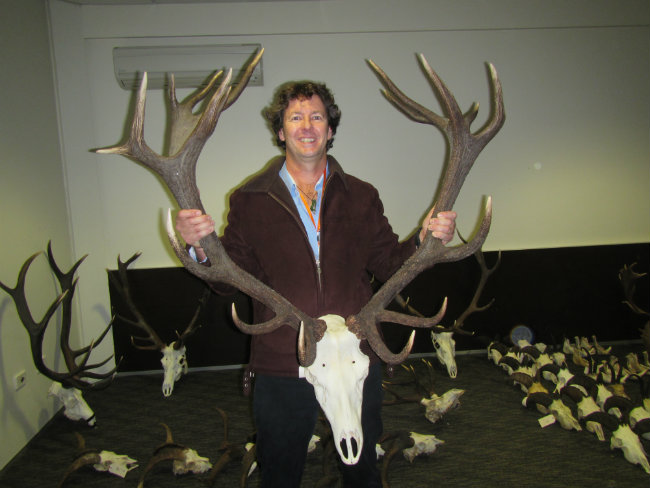 0074 Zane with Jonathan Young winning red stag 2014 650